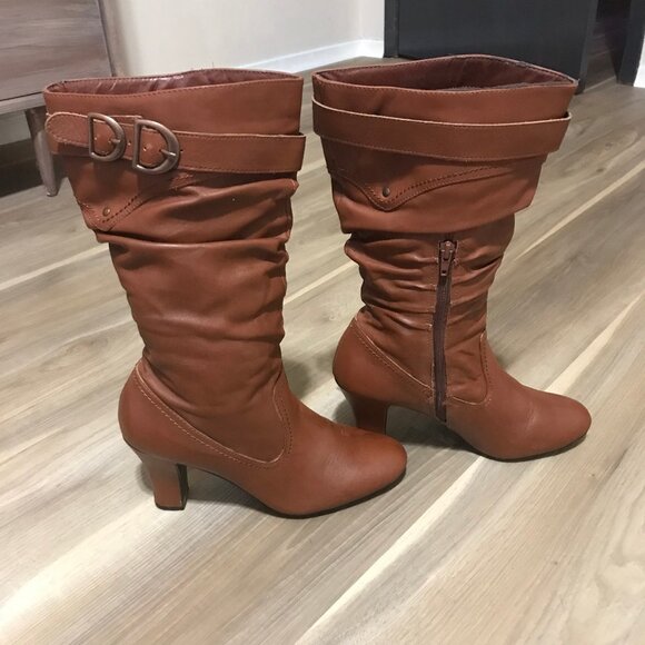 Greenwich Village Ladies Brown/Tan Leather Boots Size 9B - Picture 6 of 7